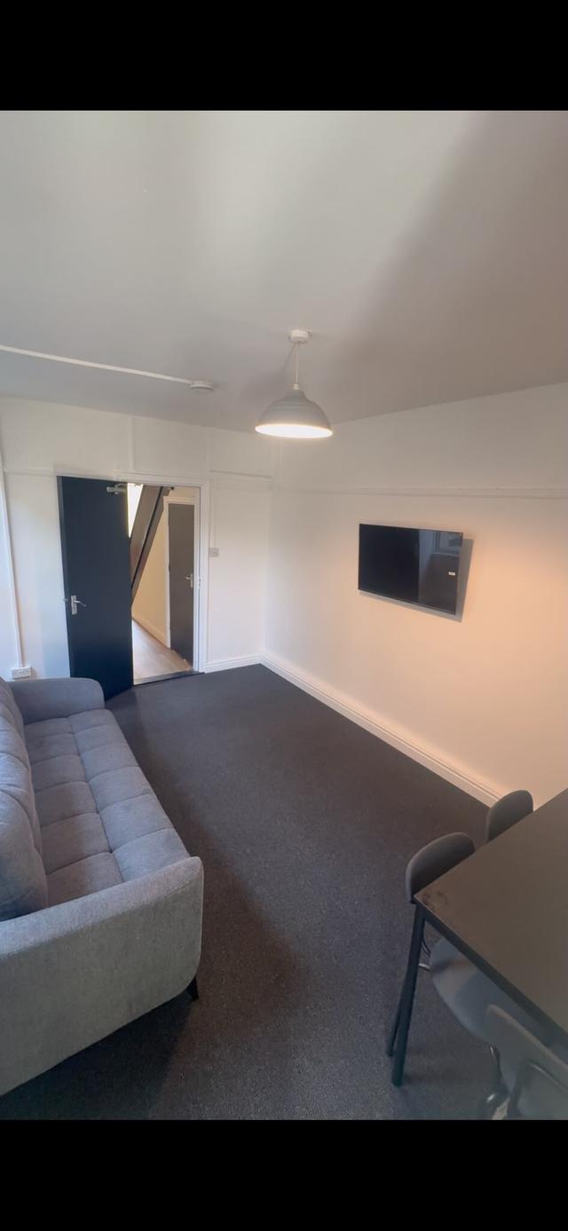 4 bed house — Malvern Terrace, Brynmill