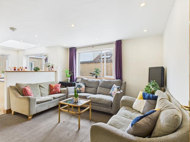 6 bed house — Cambridge Street, Golden Triangle