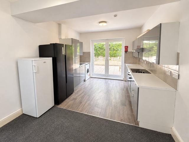 7 bed house — Colum Road, Cathays