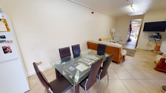6 bed house — Raglan Road, Edgbaston
