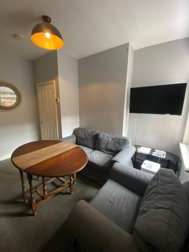 5 bed house — Edward Street, Golden Triangle