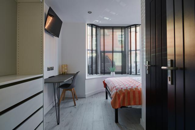 6 bed house — South Parade, West End