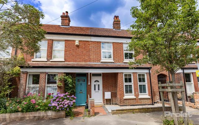 5 bed house — Grange Road, Golden Triangle