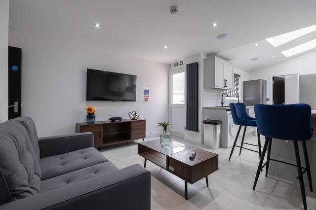 6 bed house — Vernon Street, High Street