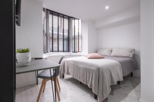 6 bed house — Avondale Street, Monks Road