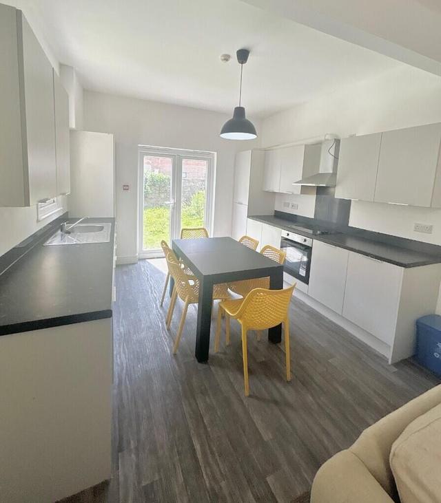 7 bed house — Colum Road, Cathays