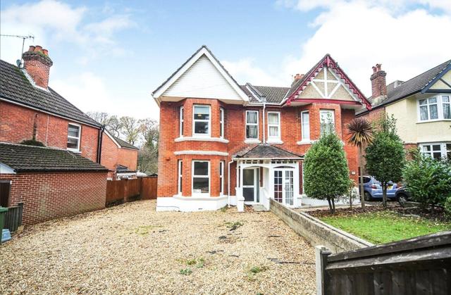 6 bed house — Church Lane, City Centre