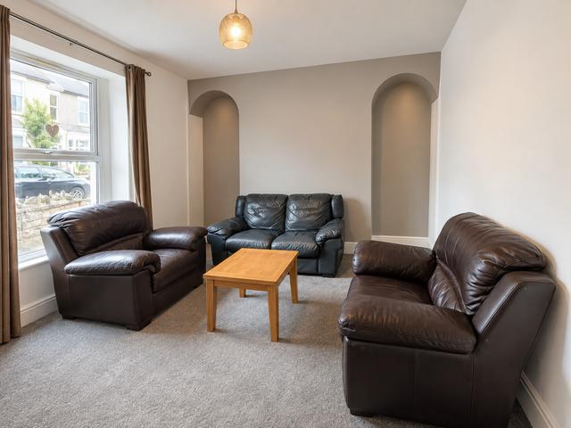 4 bed house — Nicholl Street, City Centre