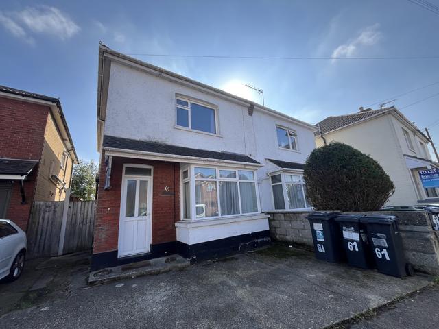 5 bed house — Cardigan Road, Winton