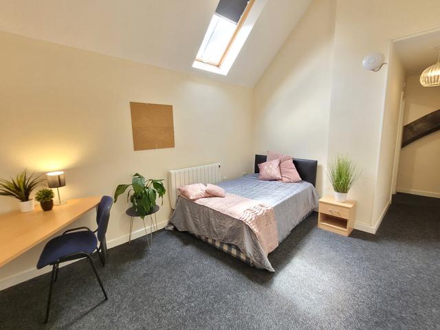 10 bed apartment — Hanover Street, City Centre