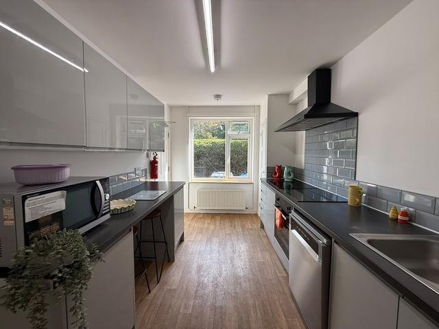 6 bed house — North Park Avenue, Eaton
