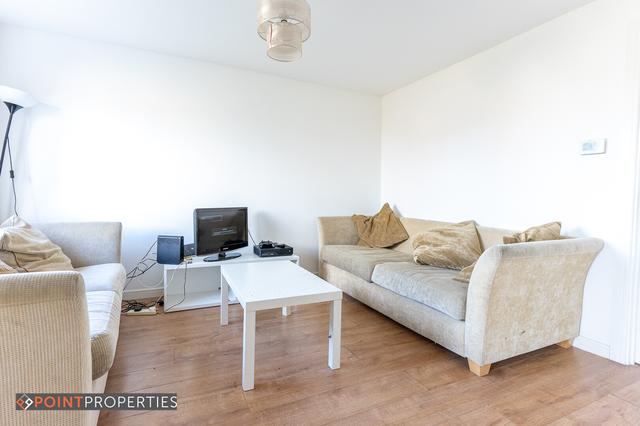 6 bed house — Royston Street, Kensington