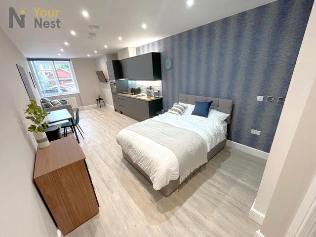 1 bed apartment — Great George Street, City Centre
