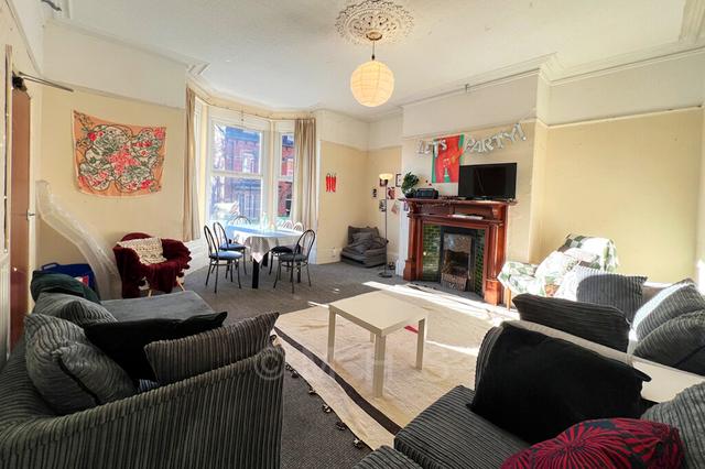 8 bed house — Regent Park Terrace, Hyde Park