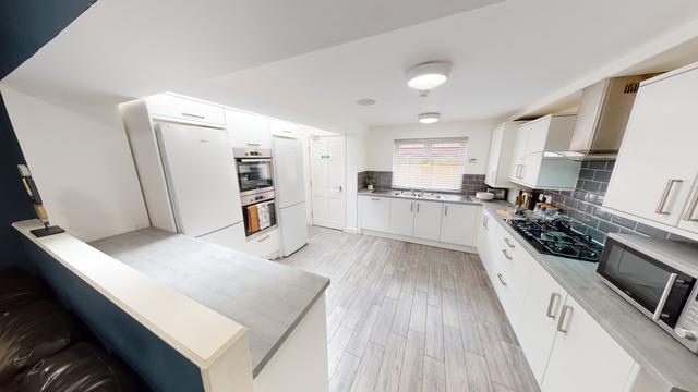 7 bed house — Maxton Road, Kensington