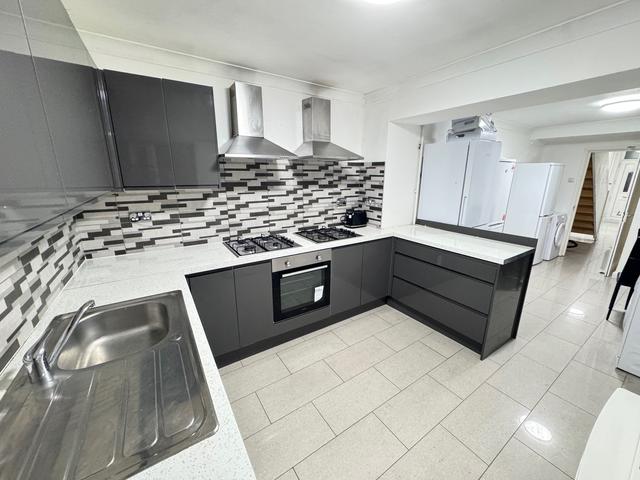 6 bed house — May Street, Cathays