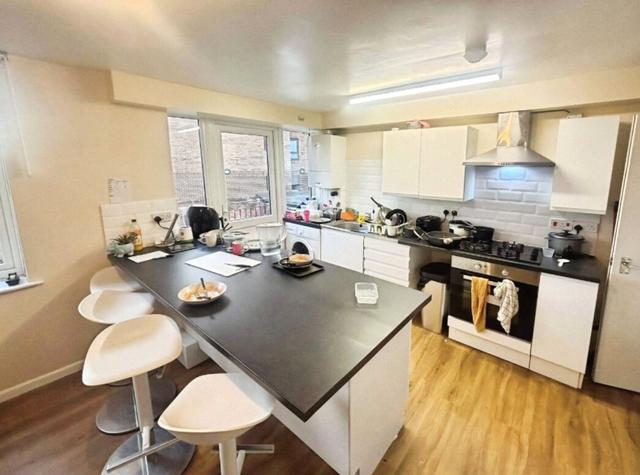 5 bed apartment — Brookvale Road, Portswood