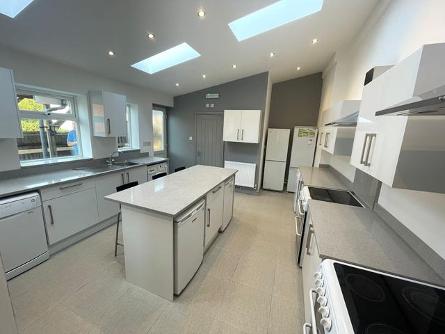 8 bed house — Alton Road, Selly Oak