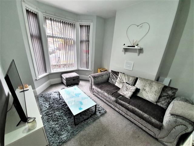 2 bed house — Goddard Avenue, Newland