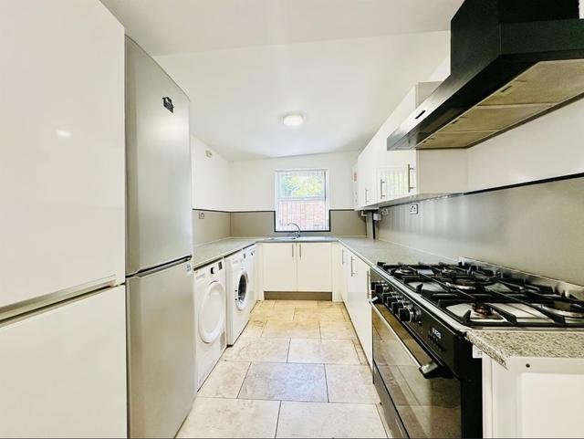 6 bed house — Midland Avenue, Lenton