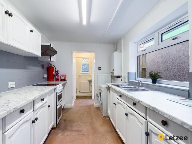 4 bed house — Chesshyre Street, Brynmill
