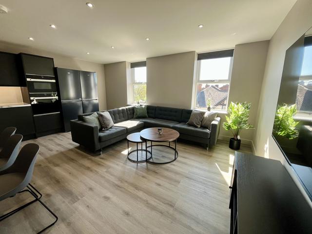 7 bed apartment — High Road, Beeston