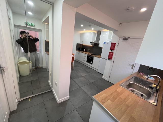 5 bed house — Peveril Road, Beeston