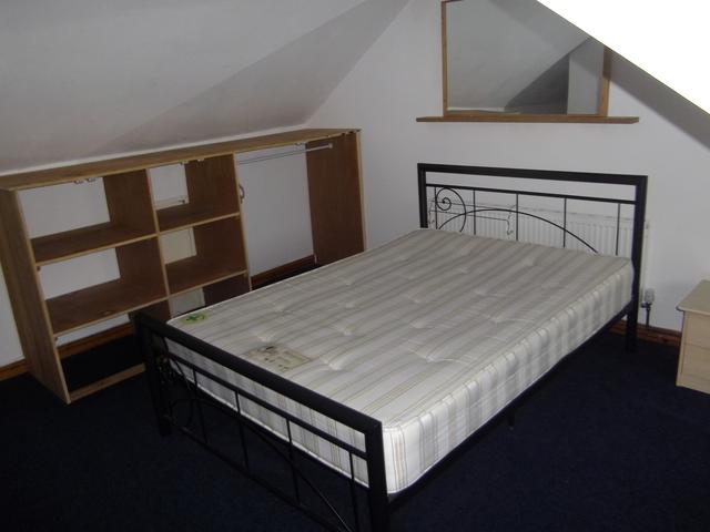 6 bed house — Ernald Place, Uplands