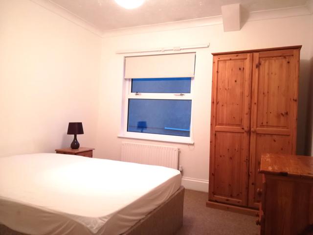 3 bed apartment — Sketty Road, Uplands