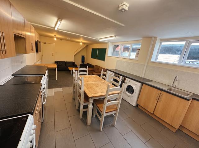 7 bed house — Dawlish Road, Selly Oak