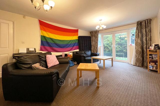 4 bed apartment — Abbots Mews, Burley