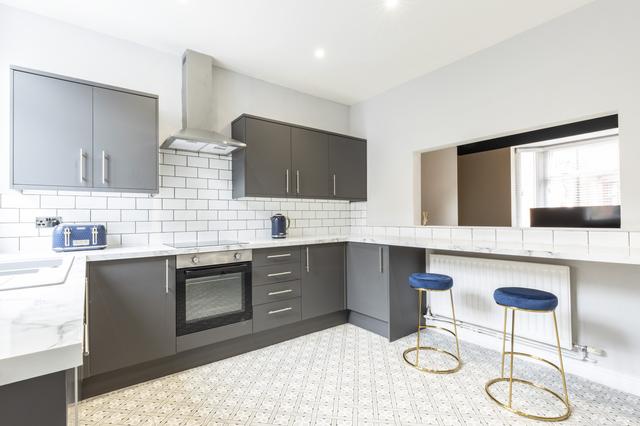 2 bed house — Rothesay Avenue, Beverley Road