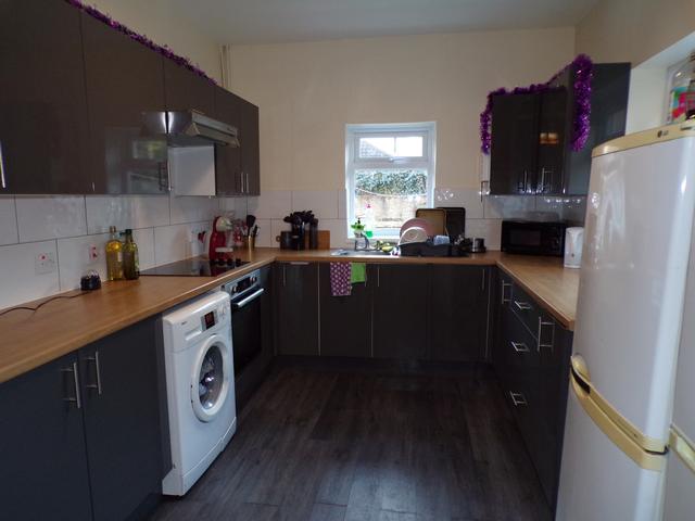 5 bed house — Margate Road, Southsea