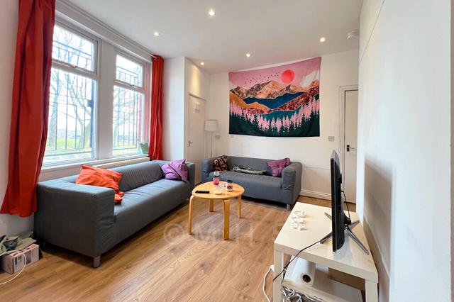 5 bed house — Glossop View, Woodhouse