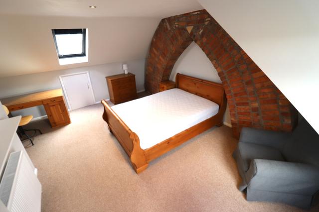 2 bed apartment — High Street, Twerton