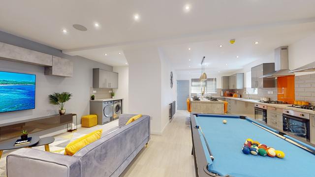6 bed house — Charter Avenue, Chapelfields