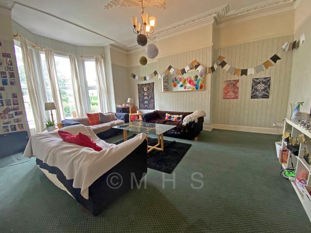 9 bed house — Belle Vue Road, Hyde Park