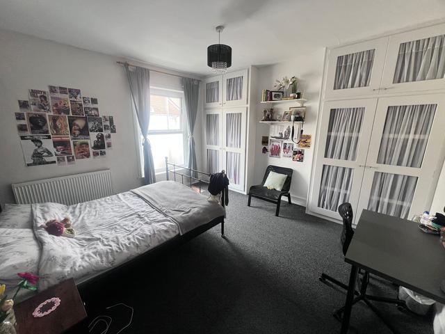 4 bed house — Margate Road, Southsea