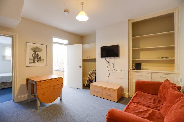 5 bed house — Ringwood Road, Oldfield Park