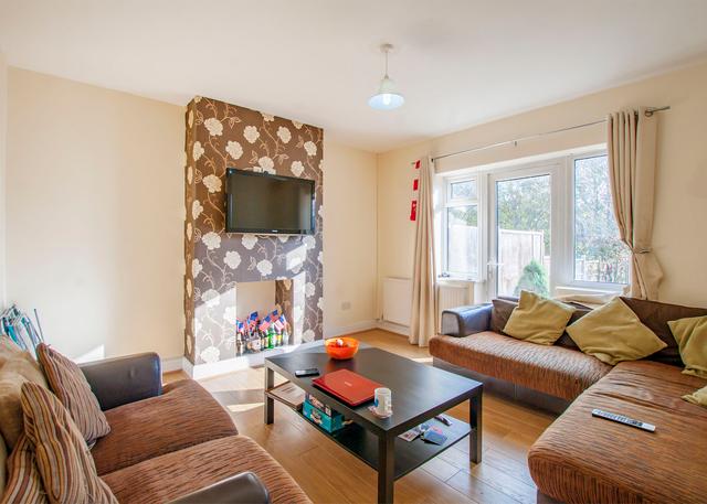 3 bed house — Maxwell Avenue, Darley