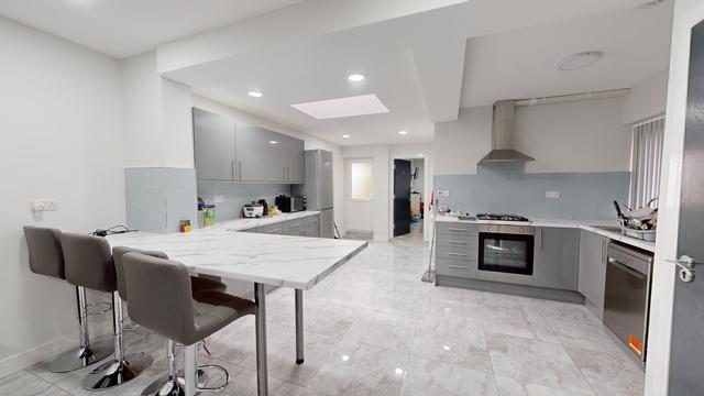 4 bed house — Oak Tree Lane, Selly Oak