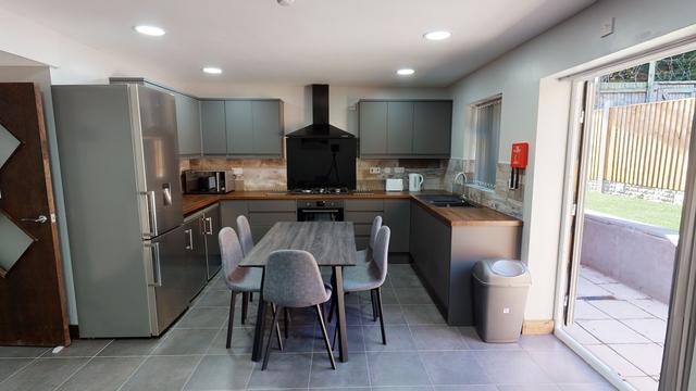 5 bed house — Hubert Road, Selly Oak