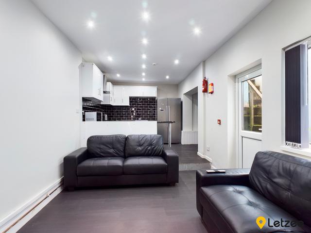 7 bed house — King Edward's Road, Brynmill