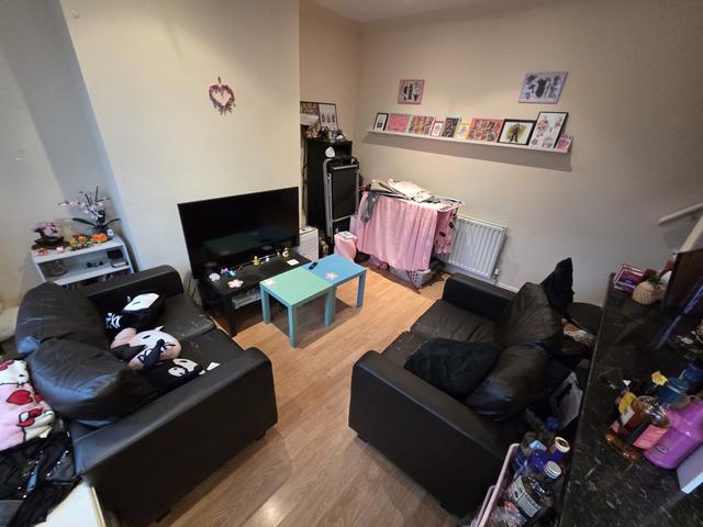 2 bed house — Knowle Place, Burley