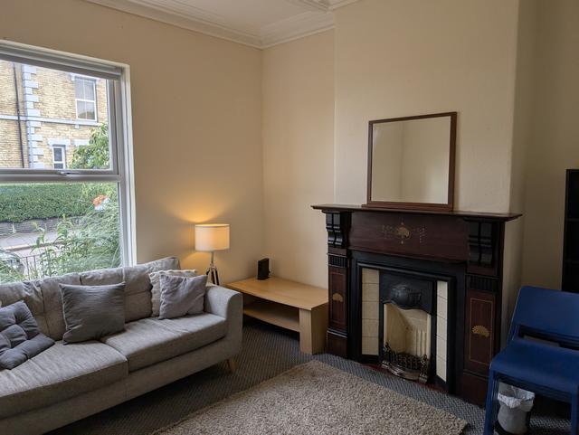 4 bed house — Broomspring Lane, Broomhall