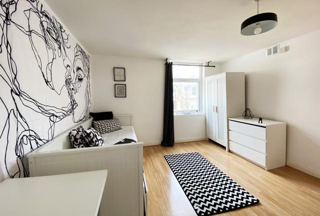1 bed apartment — Humberstone Gate, City Centre