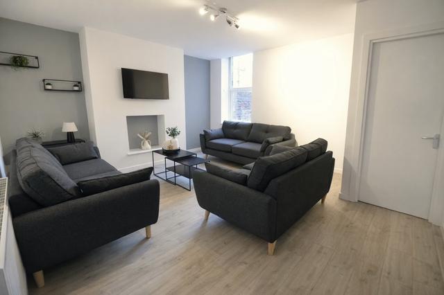 9 bed house — Rothbury Terrace, Heaton