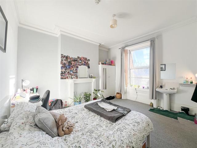 7 bed house — Glossop Road, Broomhill