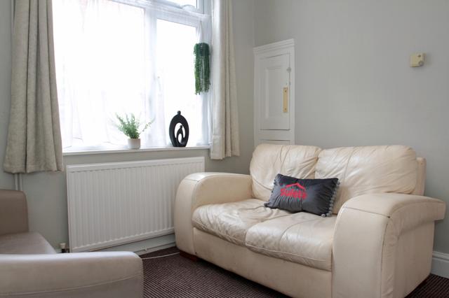 5 bed house — Greenhill Road, Clarendon Park