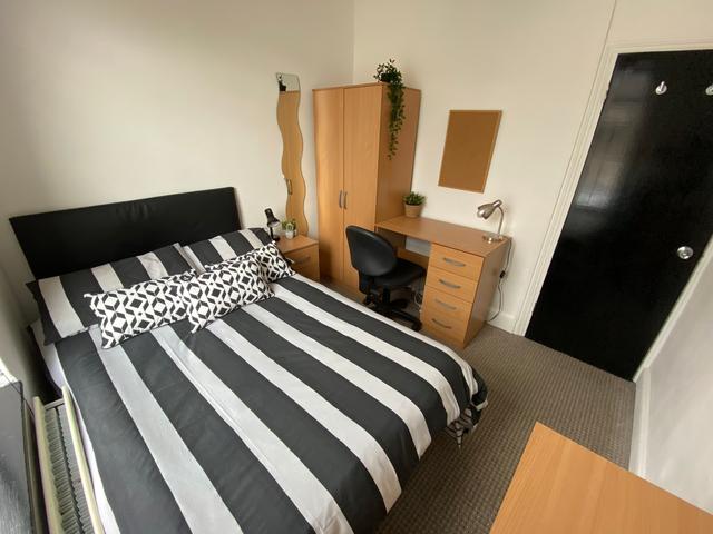 6 bed house — Sheffield Road, Southsea